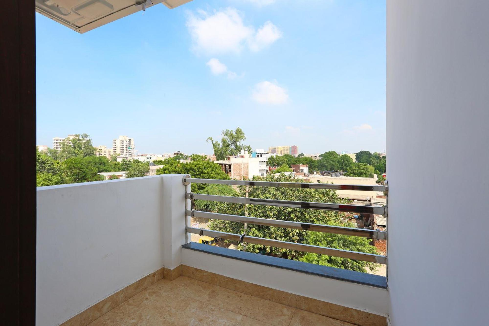 Hotel O Green Residency Near Appu Ghar Gurgaon Esterno foto