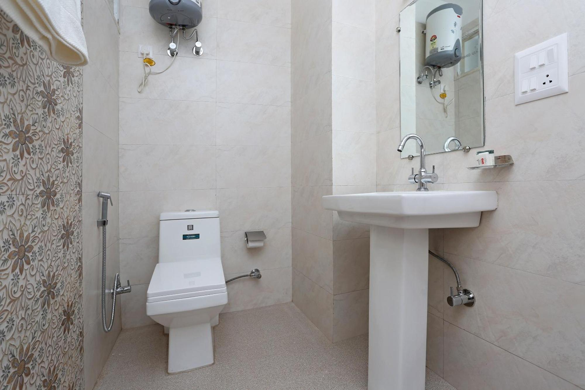 Hotel O Green Residency Near Appu Ghar Gurgaon Esterno foto